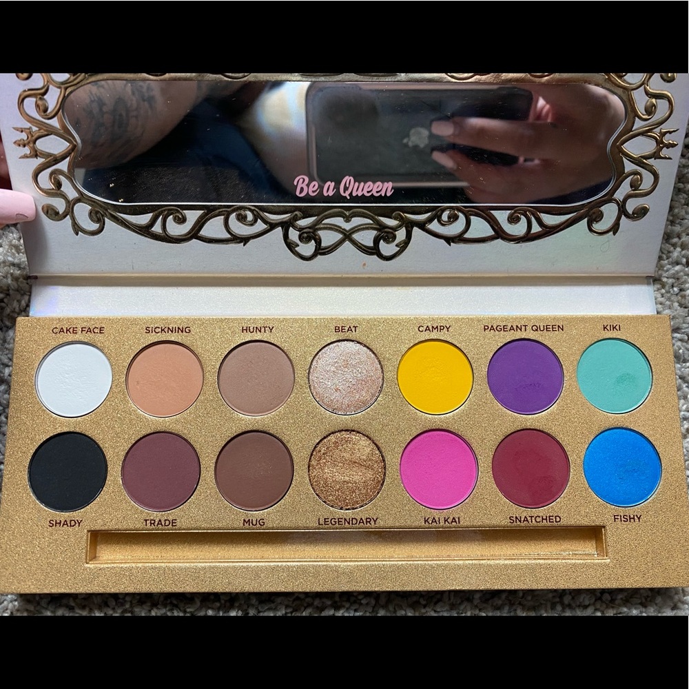 Lunar Beauty- Manny MUA- Life’s a drag palette